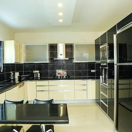 Willa Stunning Ahmet In *