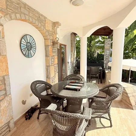 Stunning Ahmet In ダルヤン