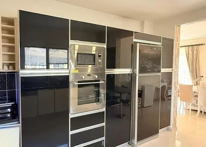 Stunning Ahmet In Вилла